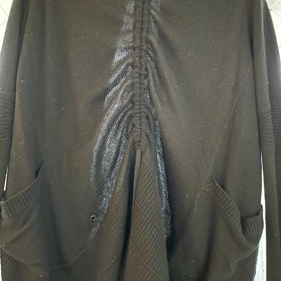 black and gray lululemon sweater - Picture 9 of 10